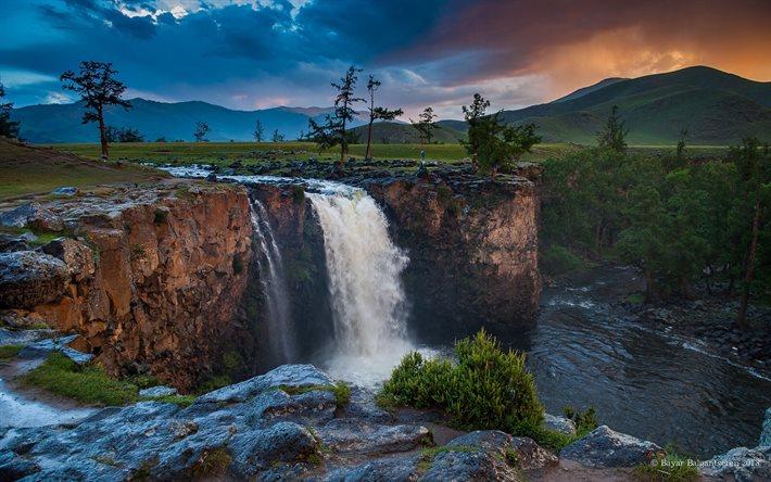 Orkhon Cascate, rocce, montagne, tramonto, fiume Orkhon, Mongolia