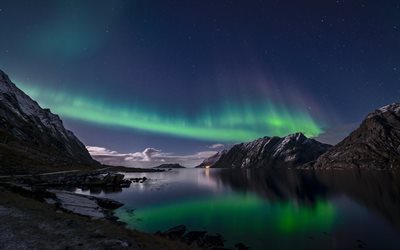 las islas lofoten, en la noche, noruega, la bahía, en el norte de luces