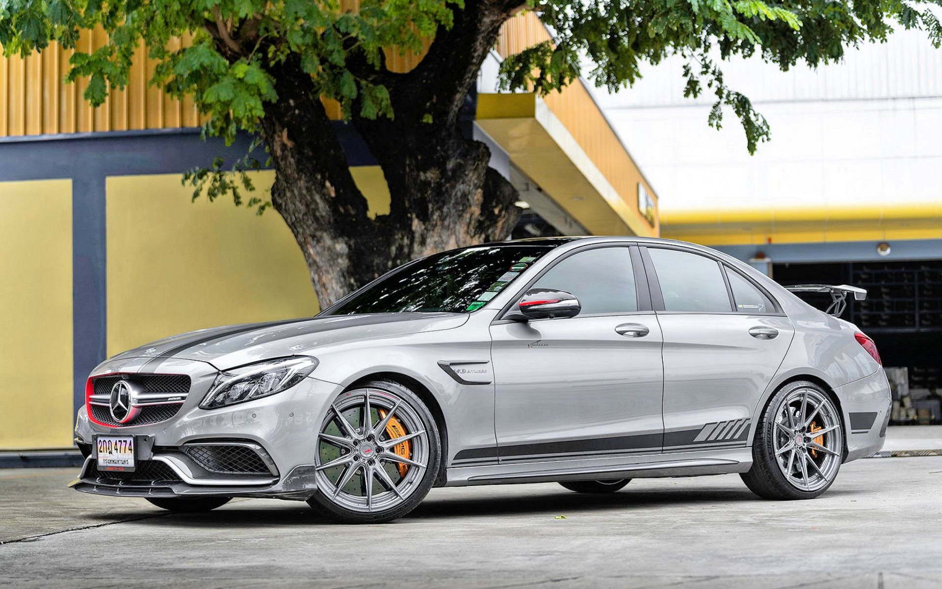 Мерседес АМГ C 63 S