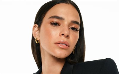 برونا ماركيزين, لَوحَة, الممثلة البرازيلية, إلتقاط صورة, سترة سوداء, برونا ريس مايا ماركيزين, برونا ماركيزين في جلسة تصوير