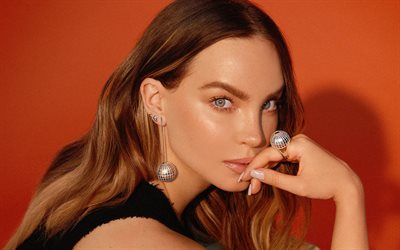 belinda peregrin, 4k, porträt, mexikanischer sänger, foto shooting, orangefarbener hintergrund, beliebte sänger, belinda peregrin fotoshooting