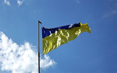 blakytne o céu, a bandeira da ucrânia, ucrânia, bandeira tremulante, bandeira acenando, céu azul