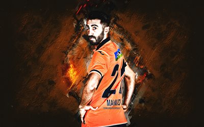 mahmut tekdemir, istanbul basaksehir, muotokuva, turkkilainen jalkapalloilija, oranssi kivi tausta, turkki, jalkapallo, basaksehir