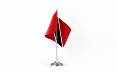 4k, bandiera da tavolo trinidad e tobago, sfondo bianco, bandiera di trinidad e tobago, bandiera da tavolo di trinidad e tobago, bandiera di trinidad e tobago su asta di metallo, simboli nazionali, trinidad e tobago