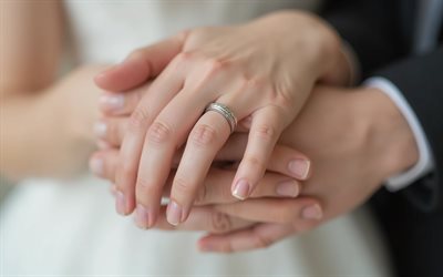 أيدي العروس والعريس, 4 ك, خاتم الزواج, مفاهيم الزفاف, العروس والعريس, قِرَان, خاتم في اصبع العروس