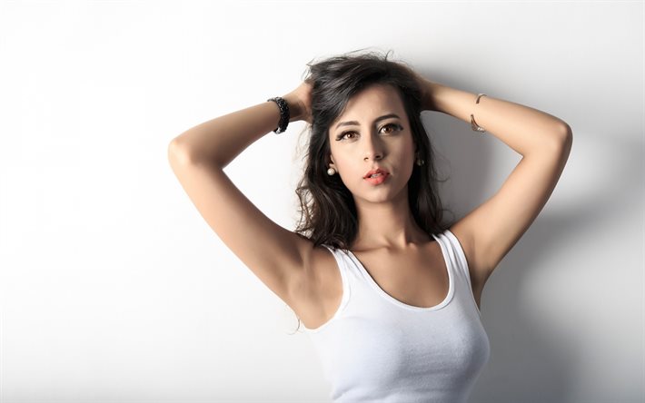 Shikha Arora, Bollywood, l'actrice indienne, brunette, beauté