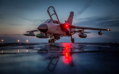 Panavia Tornado GR4, aérodrome, la nuit, des avions de chasse, de combat aérien