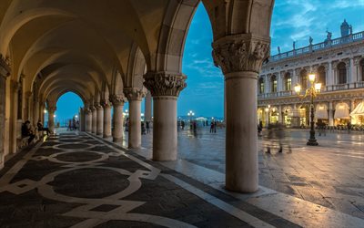콘타리니 델 보볼로 궁전, 베니스, 이탈리아