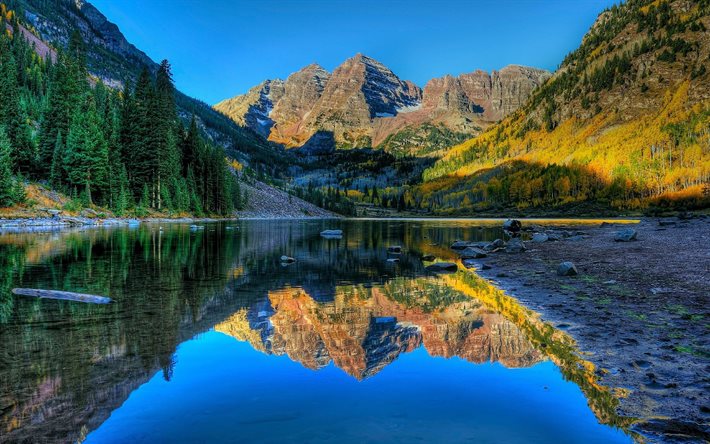 bellissimo lago, mattina, autunno, montagna, roccia