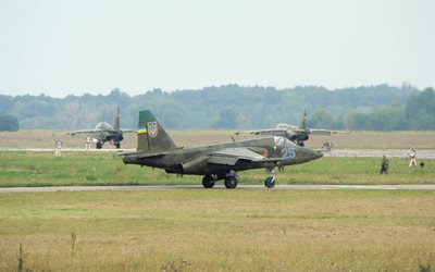 la fuerza aérea de ucrania, su-25 ucraniano aviones de ataque, el aeródromo