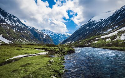 las montañas, el cielo, la roca, la montaña y al río, noruega
