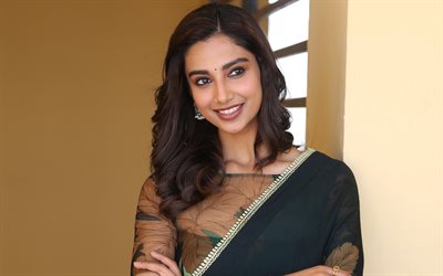 meenakshi chaudhary, 4k, saree, atriz indiana, bollywood, beleza, retrato, fotos com meenakshi chaudhary, mulher morena, atriz popular, celebridade indiana, sessão fotográfica de meenakshi chaudhary