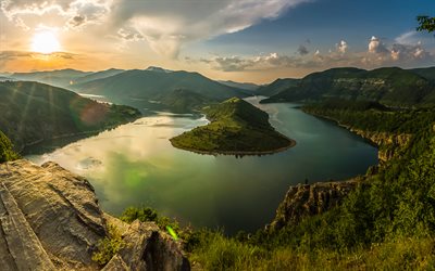 belle rivière, soirée, coucher du soleil, les montagnes, les collines, Arda, les Rhodopes, Bulgarie
