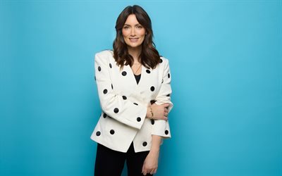 louise duffy, 4k, irischer fernsehmoderator, schönheit, lächeln, irische berühmtheit, brünette frau, social media persönlichkeit, fotoshooting mit louise duffy