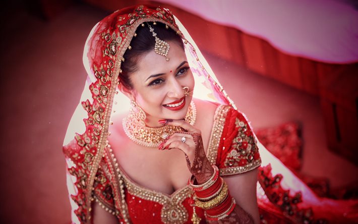 Divyanka Tripathi, aktris, düğün saree, esmer, güzellik