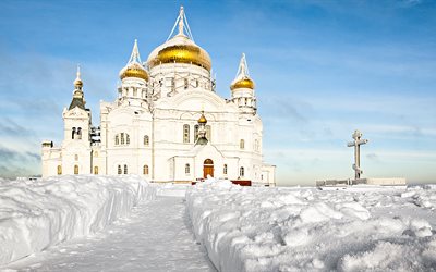 la nieve, la cúpula, el templo, el invierno, el paisaje, la cruz
