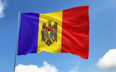 bandeira da moldávia no mastro, 4k, países europeus, céu azul, bandeira da moldávia, bandeiras de cetim onduladas, símbolos nacionais da moldávia, mastro com bandeiras, dia da moldávia, europa, moldávia
