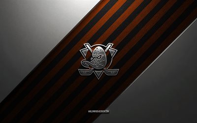 logotipo de los patos de anaheim, 4k, fondo de acero, club de hockey americano, líneas negras naranjas, emblema de los patos de anaheim, nhl, hockey, patos de anaheim, eeuu, logotipo metálico de los anaheim ducks, cresta de los patos de anaheim