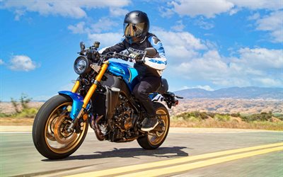 Yamaha XSR900, highway, 2022 bikes, superbikes, Blue Yamaha XSR900, rider on bike, 2022 Yamaha XSR900, japanese motorcycles, Yamaha