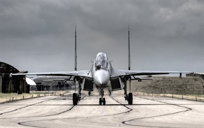 el aeródromo, pista de aterrizaje, el su-30 mki, luchador