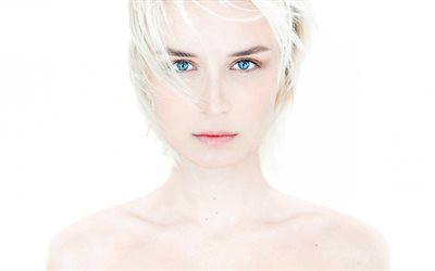 polina gagarina, cantante, ojos azules