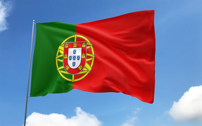 bandeira de portugal no mastro, 4k, países europeus, céu azul, bandeira de portugal, bandeiras de cetim onduladas, bandeira portuguesa, símbolos nacionais portugueses, mastro com bandeiras, dia de portugal, europa, portugal