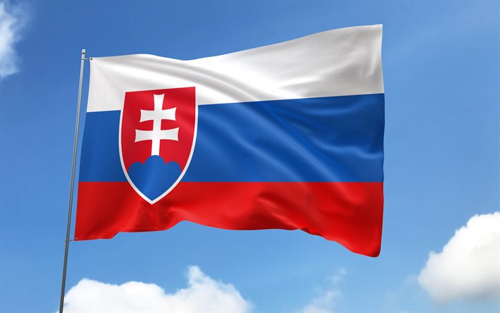 drapeau slovaquie sur mât, 4k, pays européens, ciel bleu, drapeau de la slovaquie, drapeaux de satin ondulés, drapeau slovaque, symboles nationaux slovaques, mât avec des drapeaux, journée de la slovaquie, l'europe , drapeau slovaquie, slovaquie