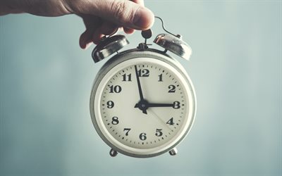 väckarklocka i handen, 4k, tid är det mest värdefulla, deadline, väckarklocka, tidsbegrepp, klocka, 3 timmar, pris på tidsbegrepp