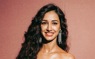 4k, disha patani, 웃다, 인도 여배우, 볼리우드, 인도 별, 초상화, 영화 배우, disha patani와 함께 사진, 갈색 머리 여자, 인기있는 여배우, 인도의 유명인, disha patani 사진 촬영