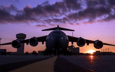 boeing c-17 globemaster iii, akşam, gün batımı, abd hava kuvvetleri, amerikan askeri nakliye uçağı, havaalanında c-17, askeri uçak, abd