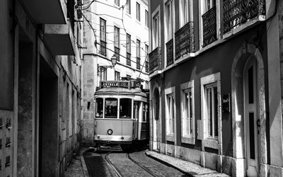 de lisbonne, le tram, la rue étroite, portugal