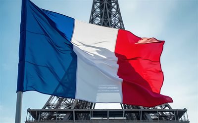 bandera de francia en el asta de la bandera, 4k, bokeh, torre eiffel, bandera de francia, cielo azul, bandera francesa, europa, ondas de tela bandera de francia, francia, bandera de francia 3d