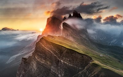 Dolomites, coucher de soleil, les montagnes, les rochers, le sommet de la montagne, Alpes