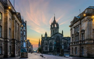 Edimbourg, coucher de soleil, les bâtiments, rue de l'église, des sculptures, de la cathédrale, Ecosse, royaume-UNI, ville de soirée