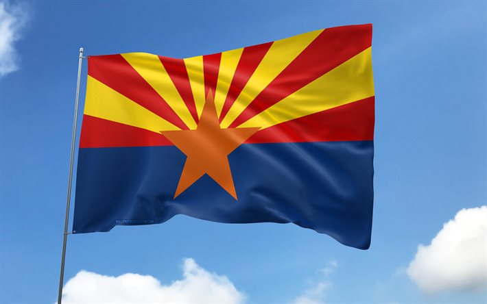 arizonan lippu lipputankoon, 4k, amerikkalaiset osavaltiot, sinitaivas, arizonan lippu, aaltoilevat satiiniliput, yhdysvaltain osavaltiot, lipputanko lipuilla, yhdysvallat, arizonan päivä, usa, arizona