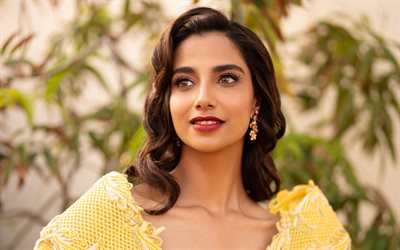 Meenakshi Chaudhary, 4k, yellow dress, indian actress, Bollywood, movie stars, pictures with Meenakshi Chaudhary, popular actress, indian celebrity, Meenakshi Chaudhary photoshoot