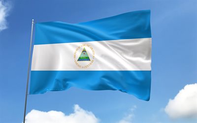 nicaraguan lippu lipputankoon, 4k, pohjois amerikan maat, sinitaivas, nicaraguan lippu, aaltoilevat satiiniliput, nicaraguan kansalliset symbolit, lipputanko lipuilla, nicaraguan päivä, pohjois amerikka, nicaragua