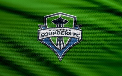 seattle sounders fabric logo, 4k, sfondo in tessuto verde, mls, bokeh, calcio, logo di seattle sounders, seattle sounders emblem, seattle sounders, club di calcio americano, seattle sounders fc