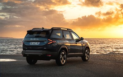 4k, dacia bigster journey híbrido g 4x4, vista traseira, carros 2026, pôr do sol, cruzamentos, costa, especificação da ue, dacia bigster, exterior, 2026 dacia bigster, carros romenos, dácia