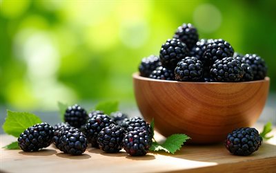 cuenco de madera con mora, 4k, menta, bayas maduras, frutas de verano, frutas frescas, bokeh, de cerca, frutas maduras, mora madura, bayas, cereza, fondo con mora, frutas, zarzamora