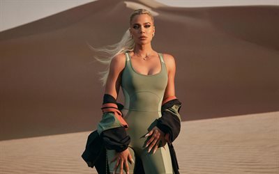 クロエ・カーダシアン, アメリカのファッションモデル, 写真撮影, 緑のトラックスーツ, 砂漠, 美しい女性, khloe kardashian photoshoot